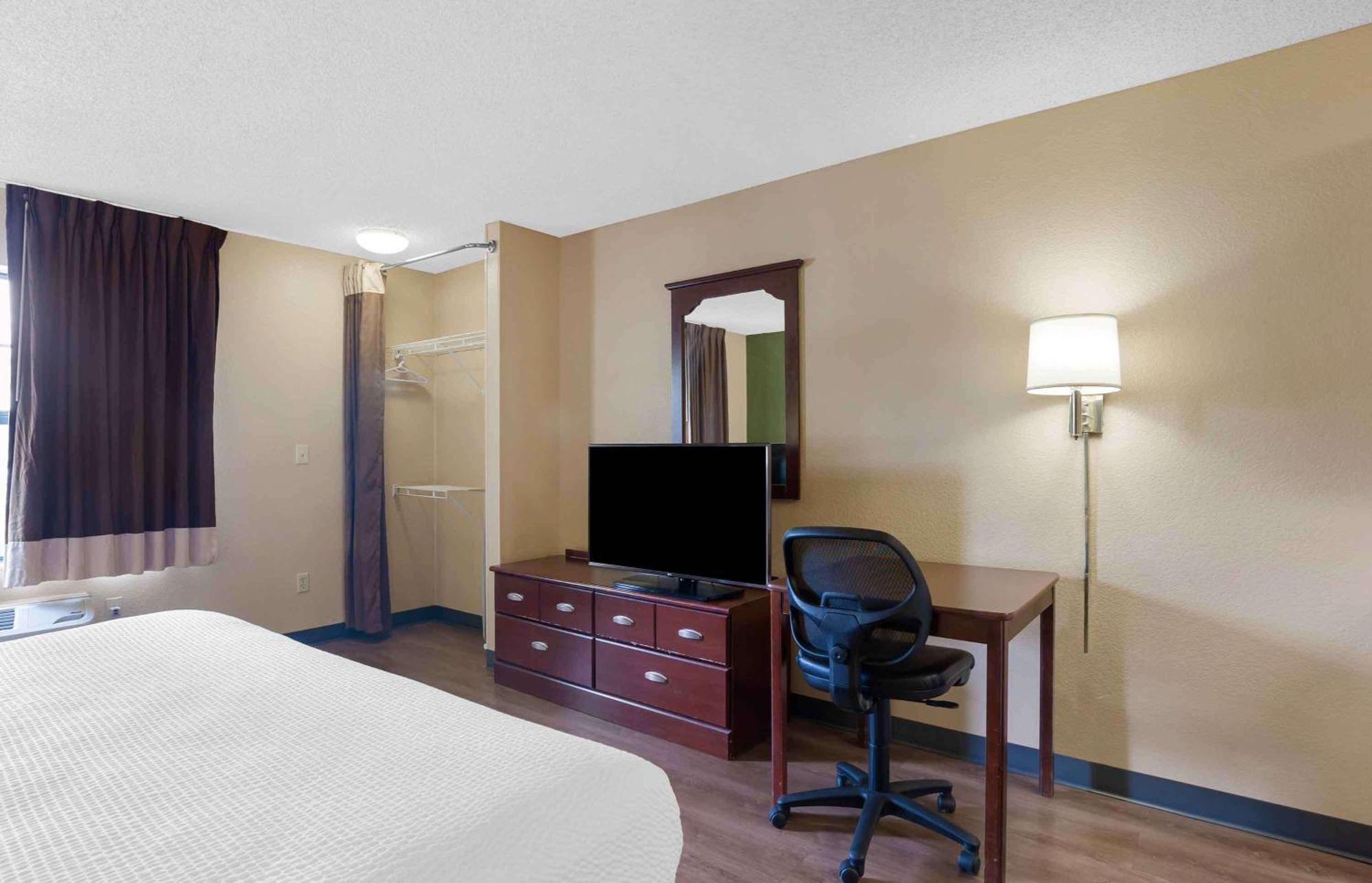 Extended Stay America Select Suites - Chicago - Downers Grove Exterior photo